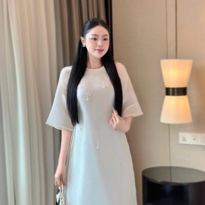 Áo dài Trúc Chi dáng suông 4 tà