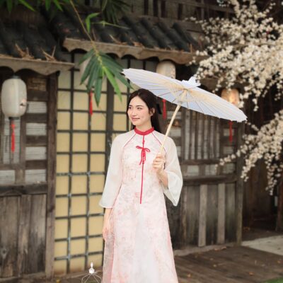 Áo dài Mộc Tranh xẻ tà thêu nổi