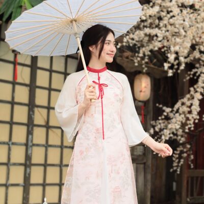 Áo dài Mộc Tranh xẻ tà thêu nổi