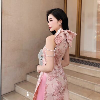 Áo dài Thư Kỳ cổ yếm gấm hoa nổi cao cấp