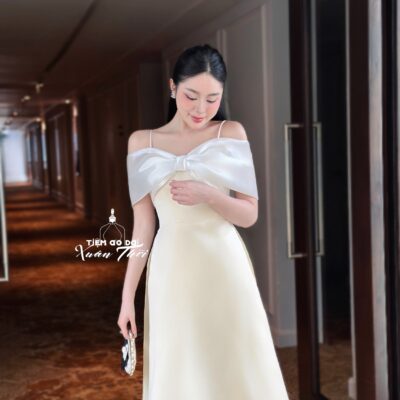 Áo dài Uyển Băng trễ vai