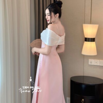 Áo dài Uyển Băng trễ vai